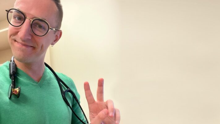 Médico Compartilha Experiências da Comunidade LGBTQ+ no Sistema de Saúde - Médico Compartilha Experiências da Comunidade LGBTQ+ no Sistema de Saúde - Médico Compartilha Experiências da Comunidade LGBTQ+ no Sistema de Saúde - medico-compartilha-experiencias-da-comunidade-lgbtq-no-sistema-de-saude Médico Compartilha Experiências da Comunidade LGBTQ+ no Sistema de Saúde